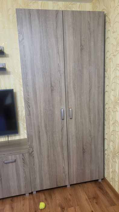 Продам стінку                 .