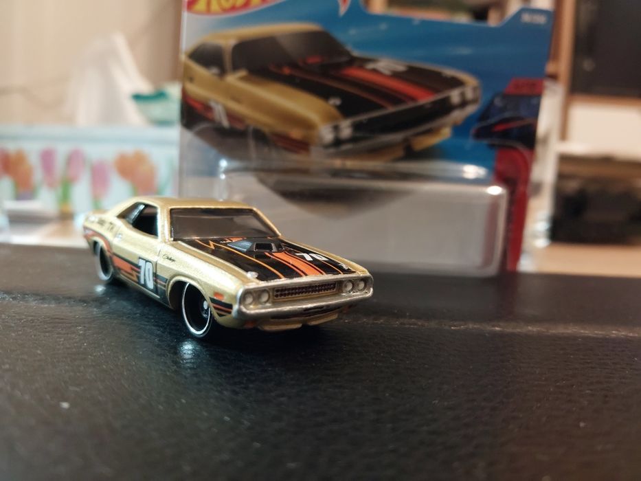 Hot Wheels 70' Dodge Hemi Challenger Custom