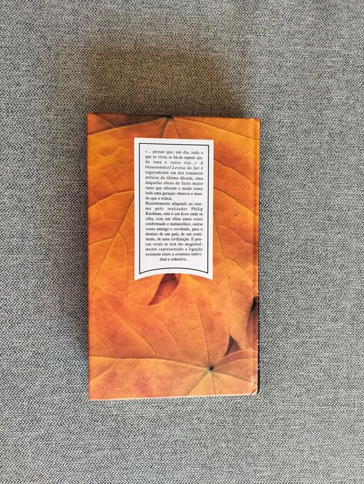 Livro "A insustentável leveza do ser" de Milan Kundera