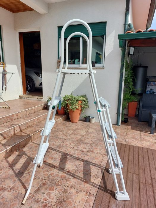 Escada de Piscina GRE