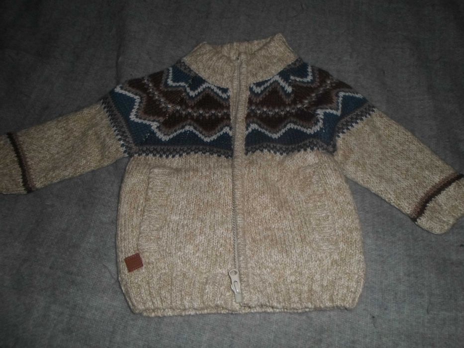 casaquinho novo com etiqueta para bebés