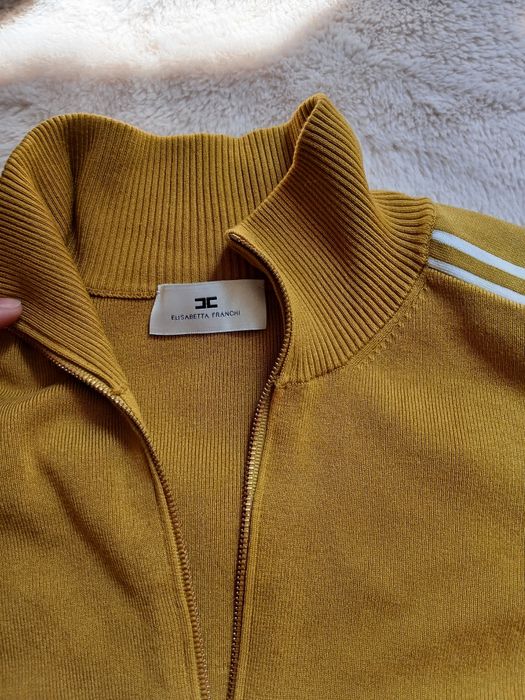 олімпійка, розмір XS

elisabetta franchi

elisabetta franchi