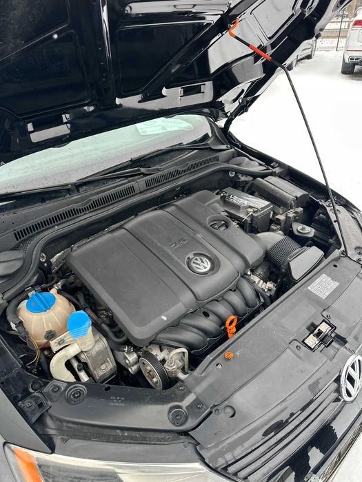 Продам Volkswagen Jetta 2010 рік можлива розстрочка,кредит,обмін!