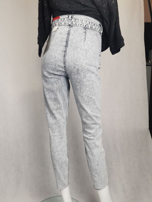 Nowe oryginalne spodnie jeansowe damskie Guess rozm 29 szare