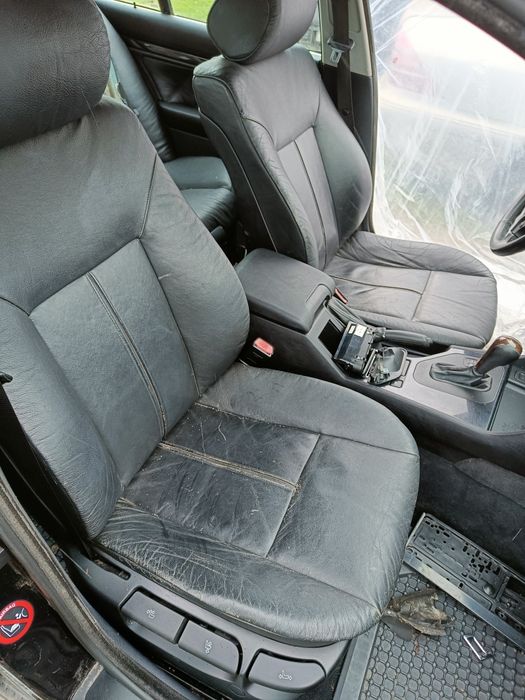 Skórzane fotele BMW e39, czarna skóra, touring
