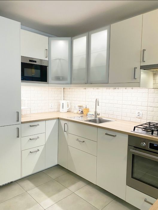 Подобово погодинно Житній базар вул. Київська 39