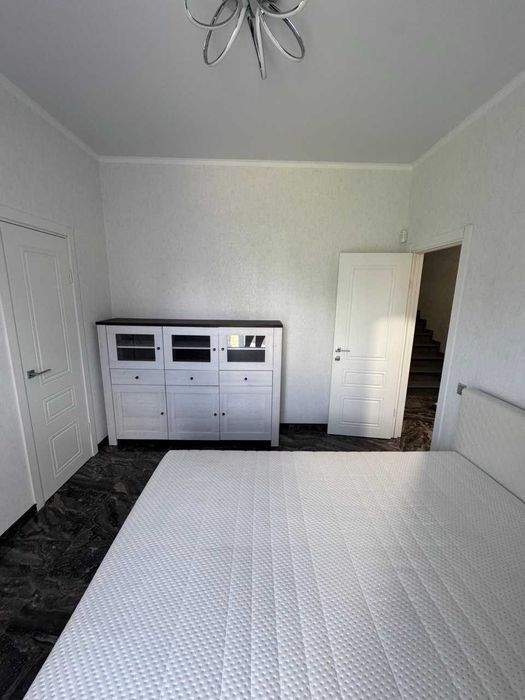 Оренда сучасного будинку 180м² — котеджне містечко «Щастя», Жуляни (Солом'янський р-н)