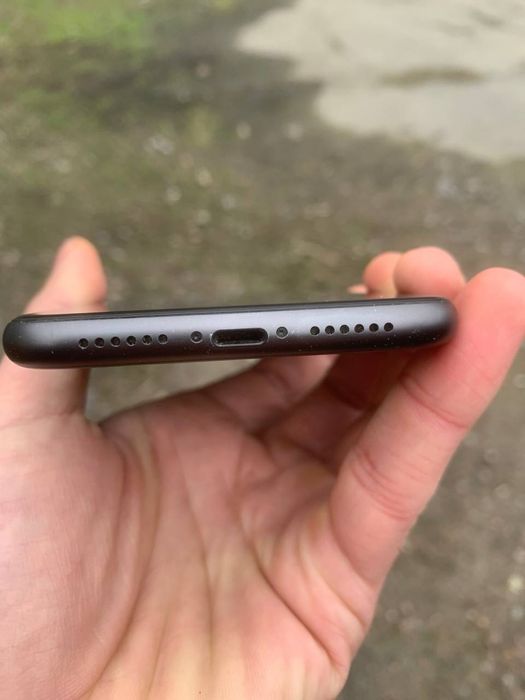 Iphone 11 black 64gb neverlock