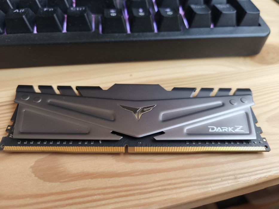 DDR4 1x16gb 3600 TeamGroup DARKz