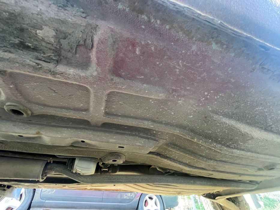 Таврия 2004 год.