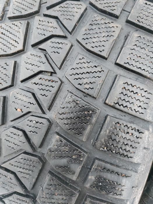 Резина зимова 275/55 r20