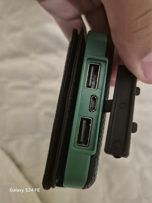Туристичний Повербанк на сонячних батареях Chandler Charger D4003 8000mAh з компасом та ліхтариком