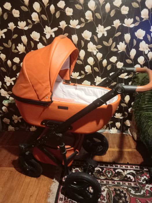 Продам детскую коляску