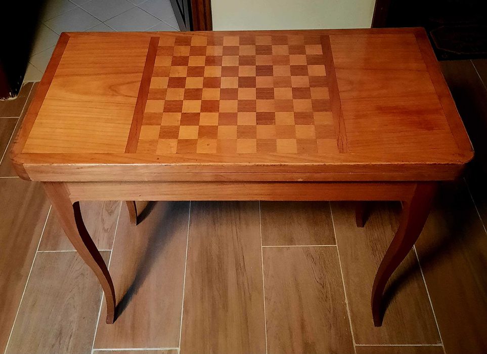 Mesa de Jogo em madeira e carrinho apoio