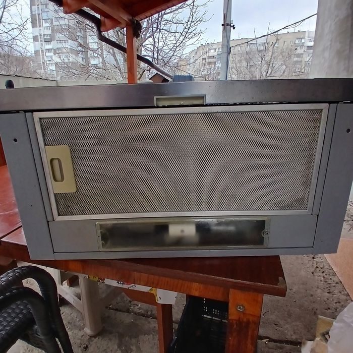 Продам вбудовану витяжка