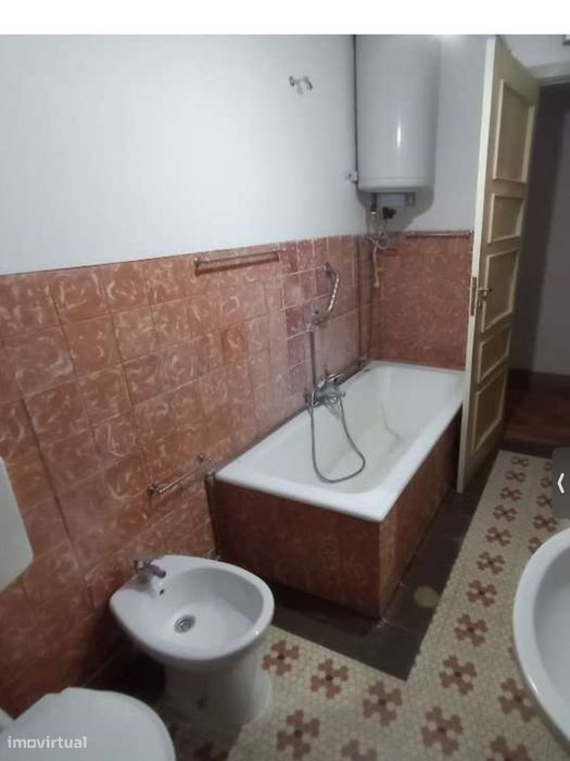 Reservado - T3 com terraço e jardim em Coimbra