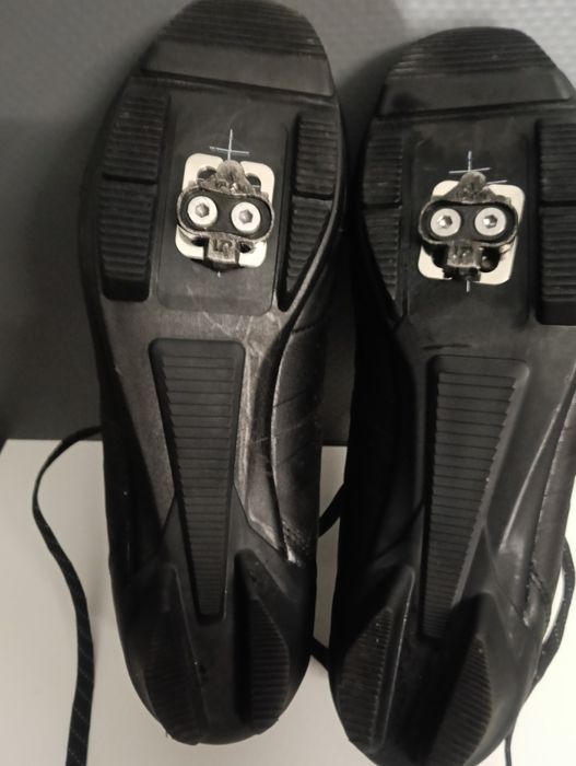 Sapatos de ciclismo com atacadores SPD Triban GRVL 500 preto.