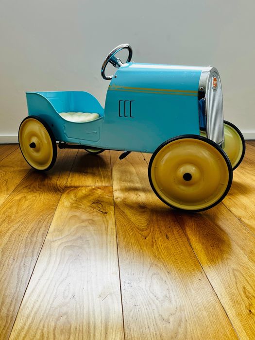 Carrinho a pedais Baghera design vintage
