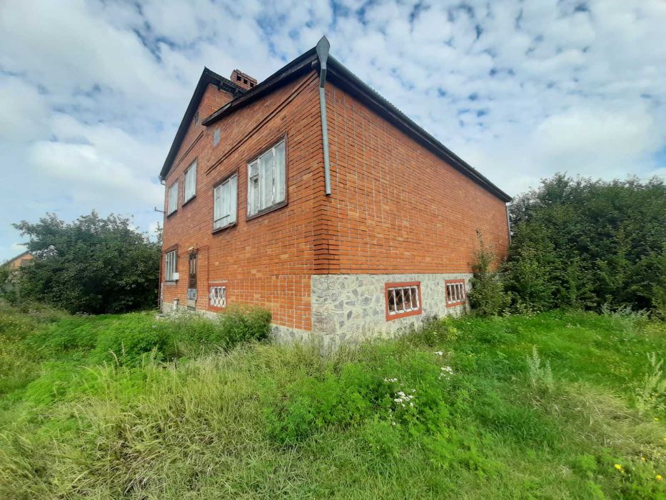 Продам Дім  місто. Білики  Полтавська обл.з гаражем під СТО.