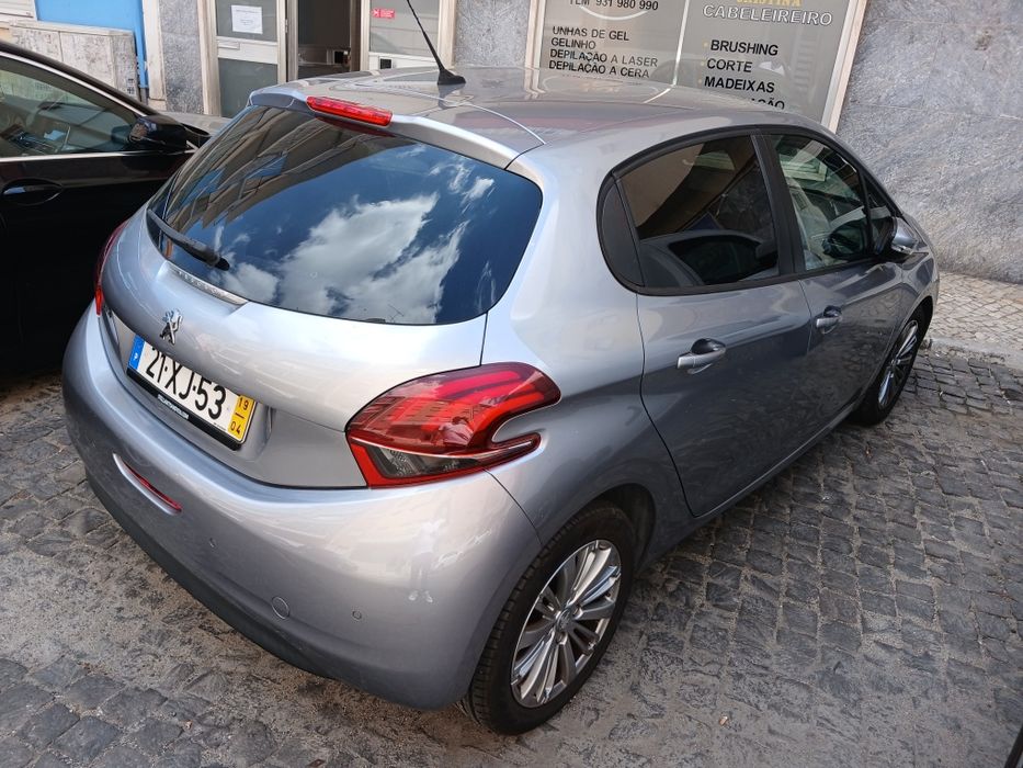 Peugeot 208 — fotografia 2