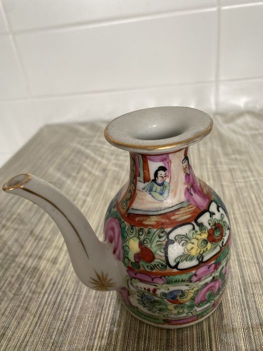 Jarro de porcelana chines antigo