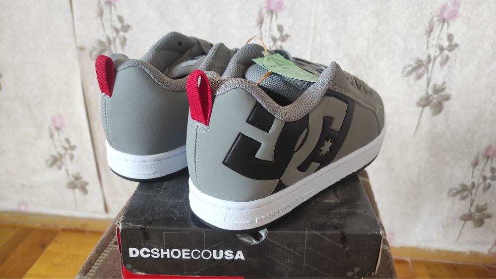 Чоловічі Кроссівки Dc Court Graffik SQ 40 розмір