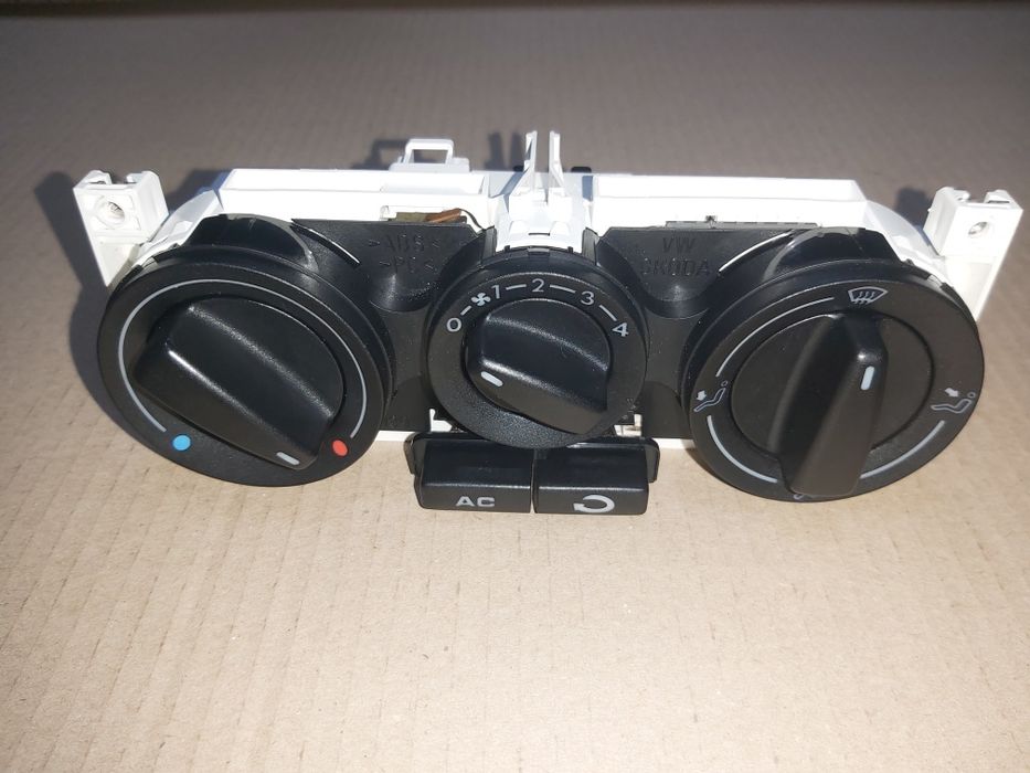 Блок управления печкой Skoda Octavia Tour