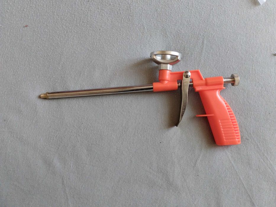 pistolet do pianki montazowej