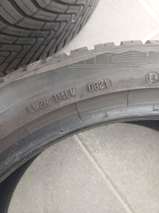 Opony Continental Całoroczne 235/40 R18