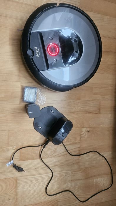 iRobot Roomba i7
