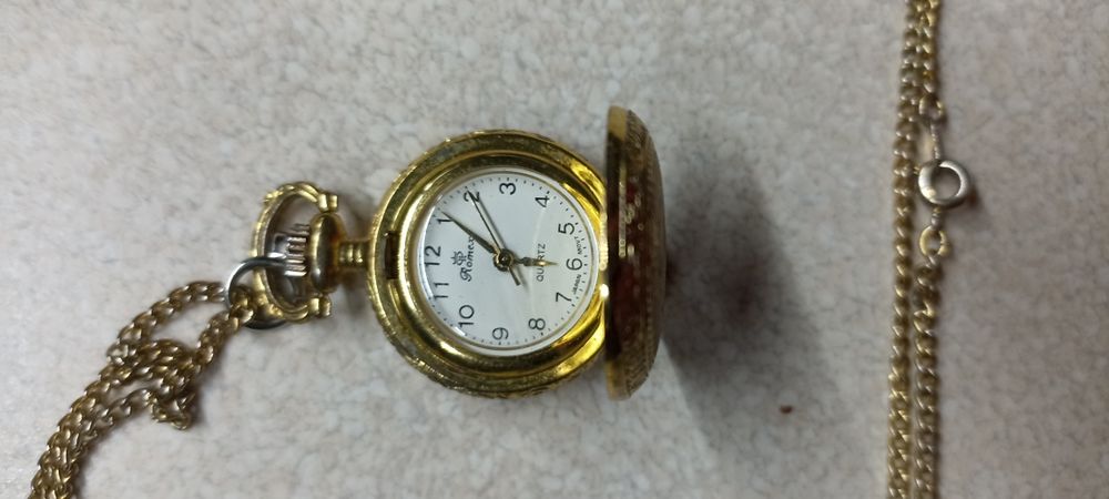 Zegarek Quartz Romex na łańcuszku