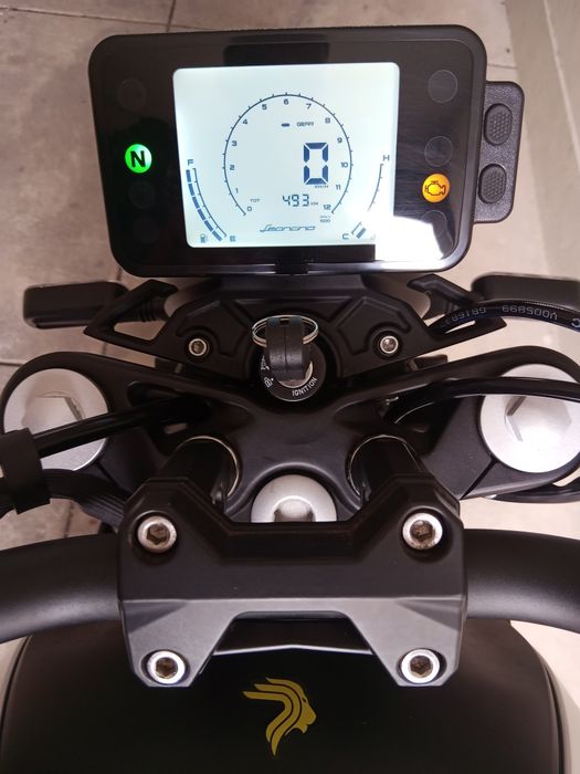 Benelli leoncino 125 como NOVA 2025