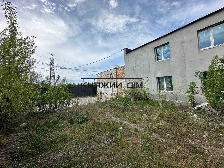 Продається окремо розташоване двоповерхове нежитлове приміщення 600 кв.м.у Бровари КОД 24330
