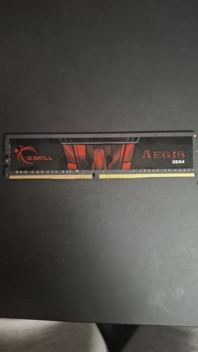 Ram 16 gigabajtów (gb) ddr4