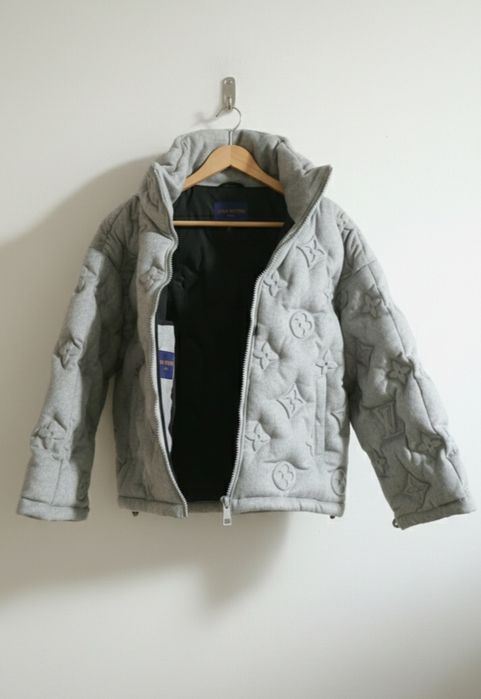 Casaco Puffer Cinza Monograma LV