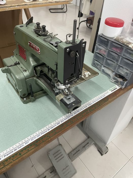 Máquina de pregar botões