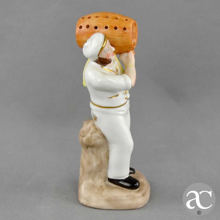 Paliteiro “Homem do Barril” em Porcelana Vista Alegre