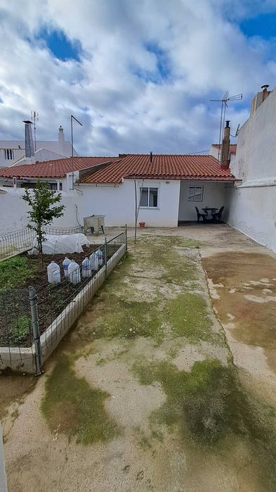 Moradia T3 com boas áreas em Vale de Vargo