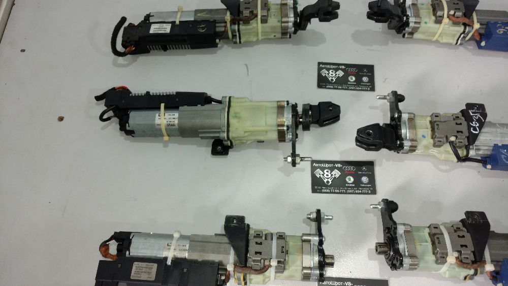 Моторчик кришки багажника Audi a6 q5 q7 Ауді VW Passat електропривід