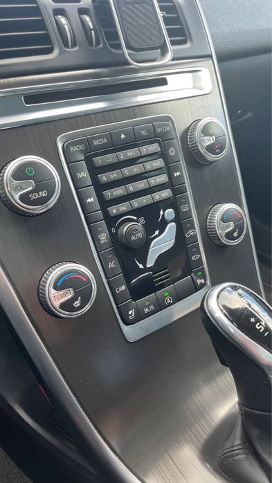 Volvo xc 60 2015р. 2.0тАТ(247лс)