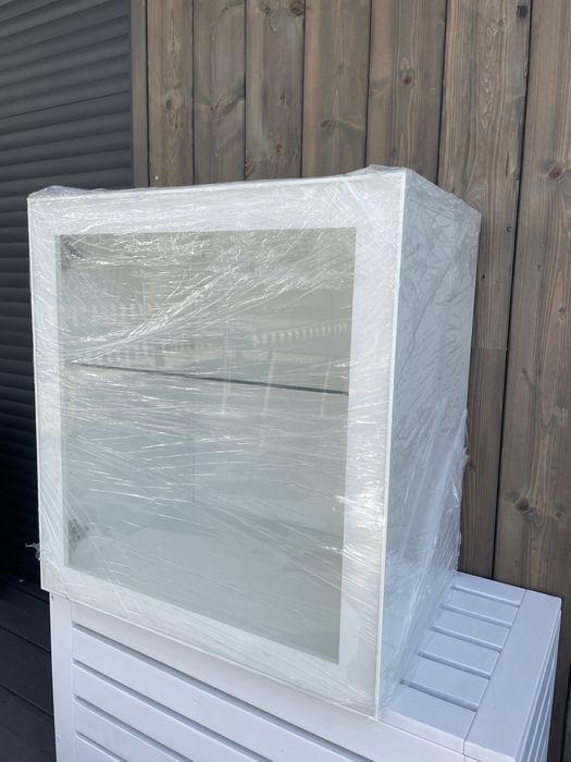 Estante | Vitrine | Módulo Besta com porta Glassvik branco e transparente