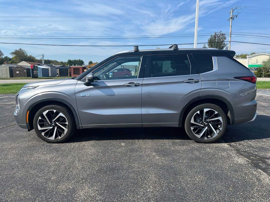 Mitsubishi Outlander PHEV SEL      2022