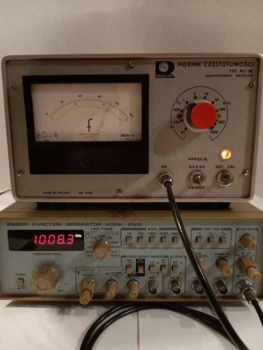 Stary miernik częstotliwości MC-3B.