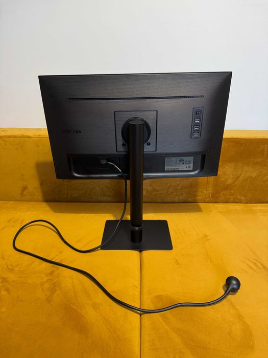 Monitor Samsung S24A600UCU (LS24A600UCUXEN) – 24” QHD IPS, USB-C