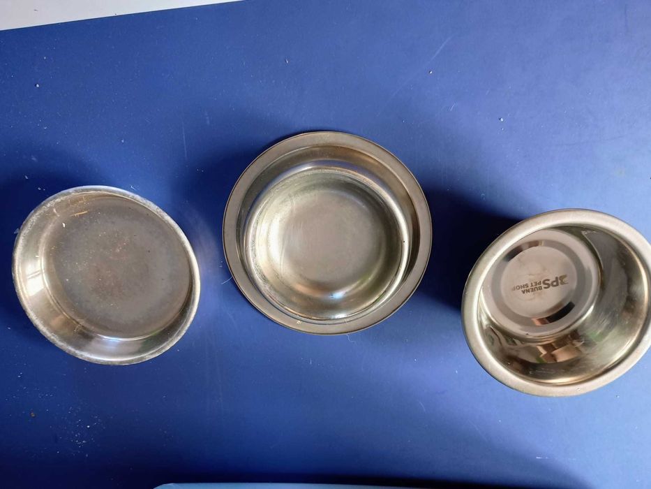 Comedouro e bebedouro