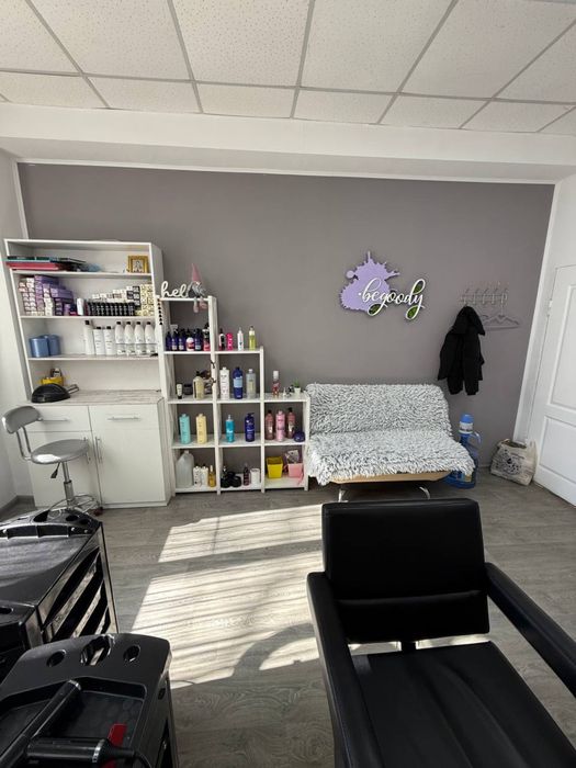 Продам парикмахерскую