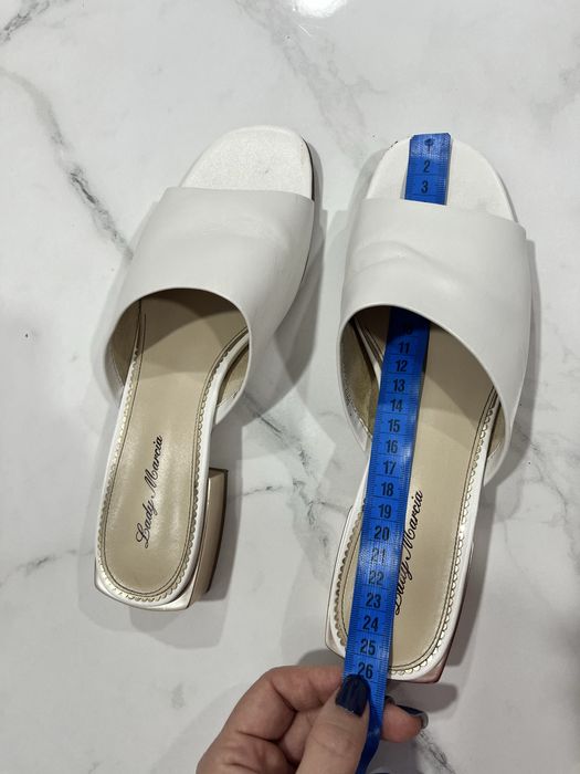 Шльопанці жіночі шкіряні білі