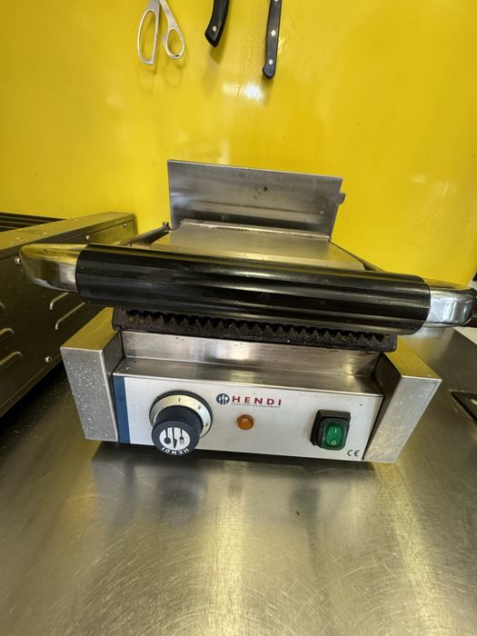 Гриль контактний Hendi 263501