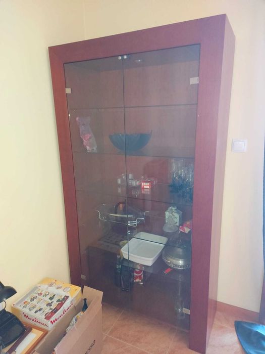 Móvel de sala de jantar em madeira