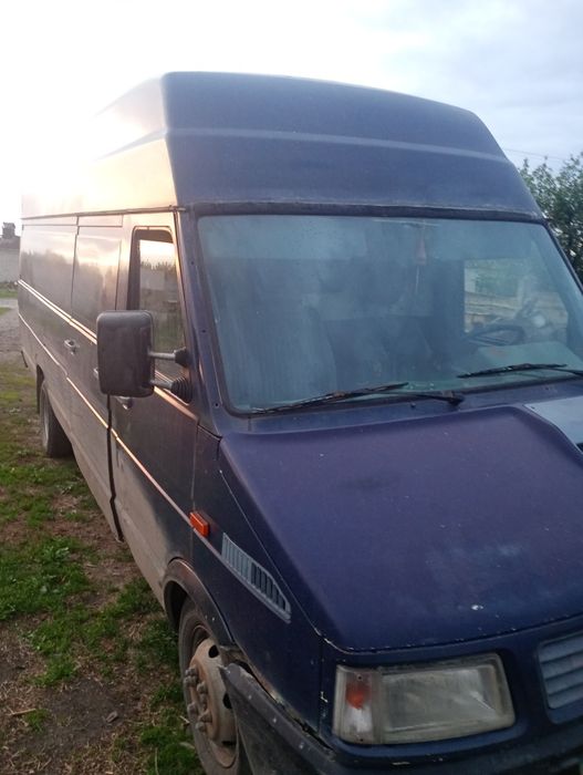 Продам івеко максі база